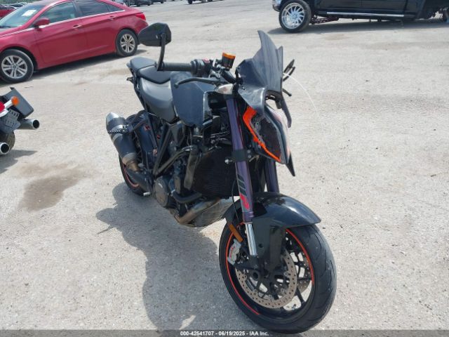 2018 KTM 1290 VBKV39405JM981026