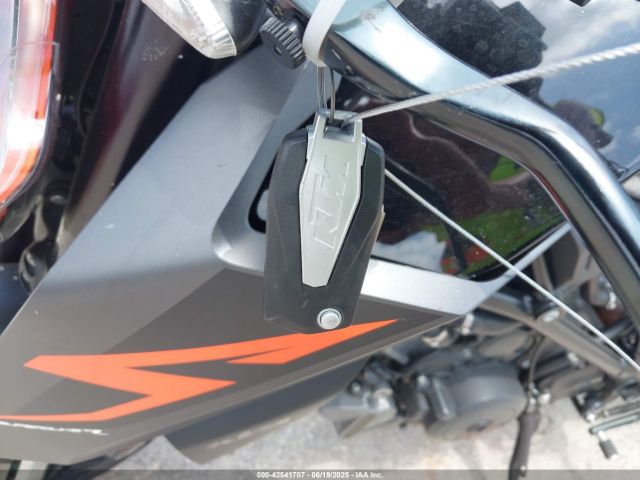 2018 KTM 1290 VBKV39405JM981026 Photo 10