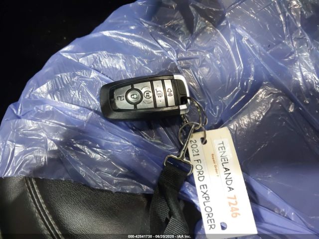 2021 FORD EXPLORER 1FMSK8DHXMGB10743 Photo 10