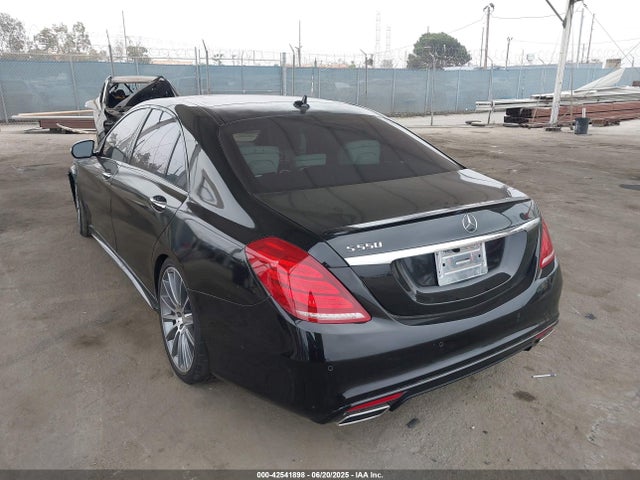 Mercedes-Benz 2015 2015 WDDUG8CB4FA134270 Image 3