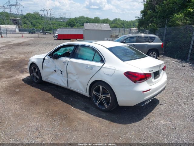 2022 MERCEDES-BENZ A 220 W1K3G4FB6NJ360938 Photo 2