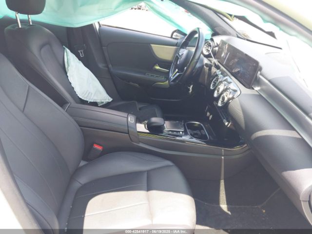 2022 MERCEDES-BENZ A 220 W1K3G4FB6NJ360938 Photo 4