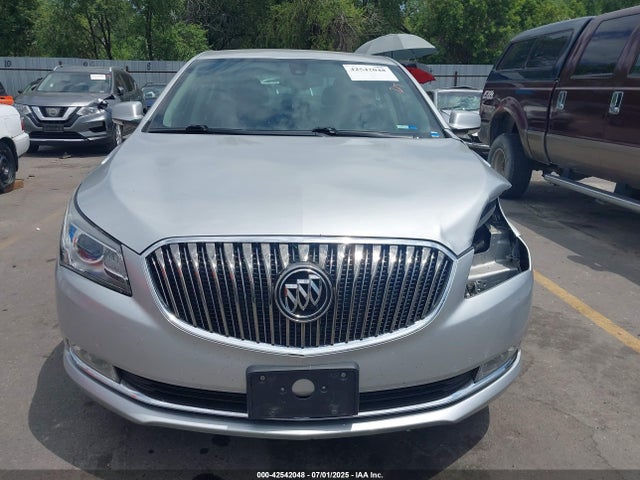 1G4GB5G32EF281658 Buick lfx