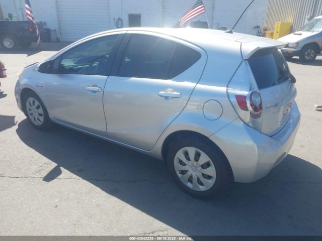 2012 TOYOTA PRIUS C JTDKDTB3XC1526494 Photo 2