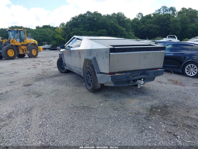 2025 TESLA CYBERTRUCK 7G2CEHED1SA058416 Photo 2
