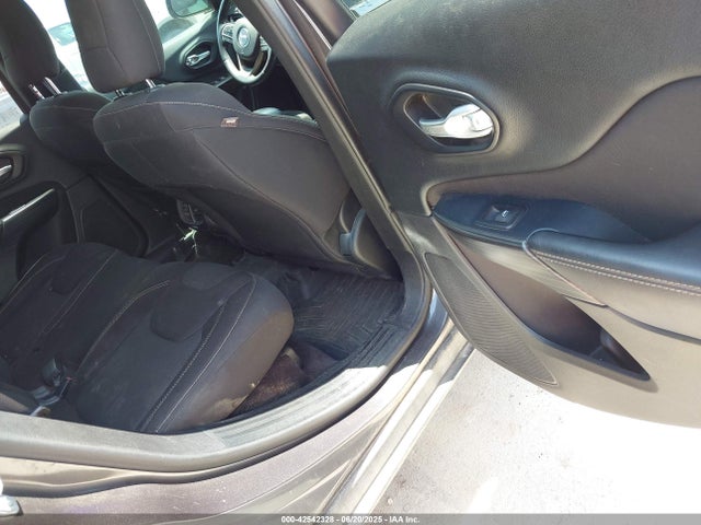 1C4PJLCBXGW265431 Jeep 2016