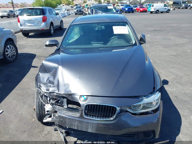 BMW 320i 2018 WBA8A9C52JAD27846 Image 11
