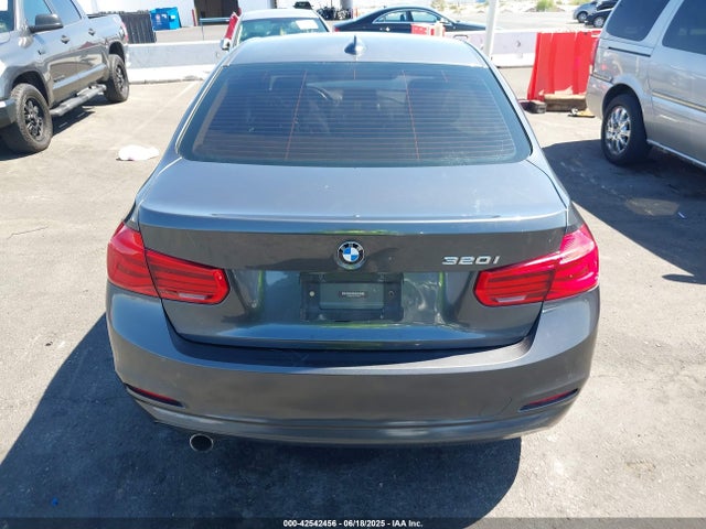 BMW 320i 2018 WBA8A9C52JAD27846 Image 15