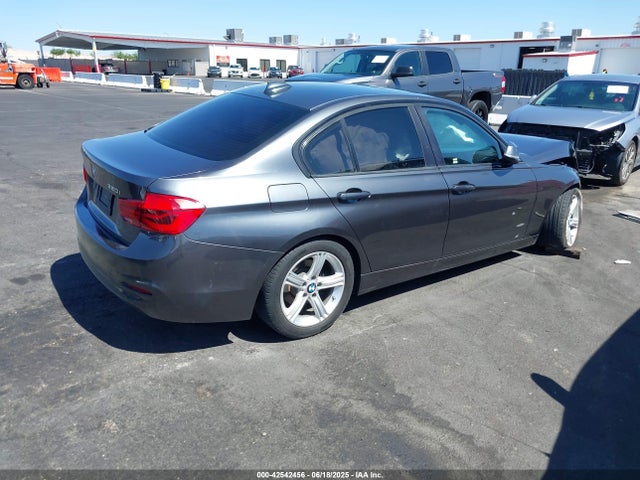 BMW 320i 2018 WBA8A9C52JAD27846 Image 4