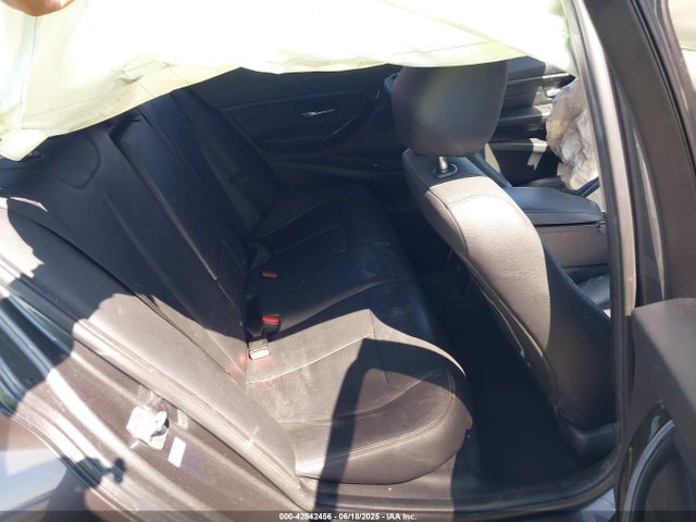 BMW 320i 2018 WBA8A9C52JAD27846 Image 8