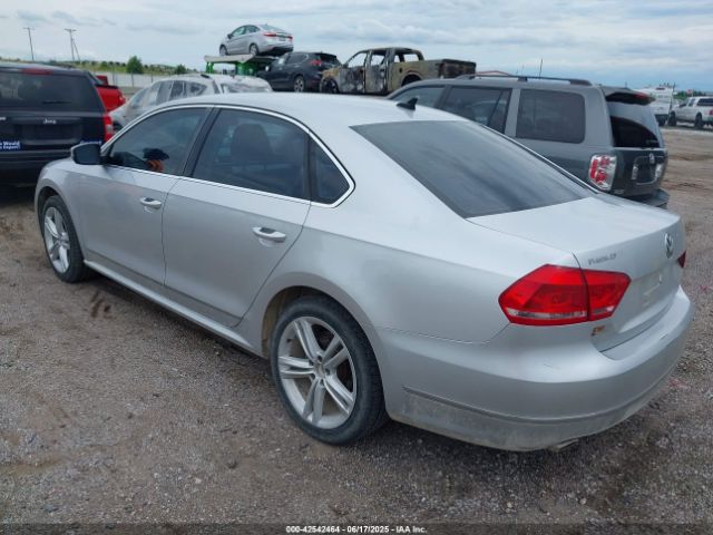 2013 VOLKSWAGEN PASSAT 1VWBN7A30DC056730 Photo 2