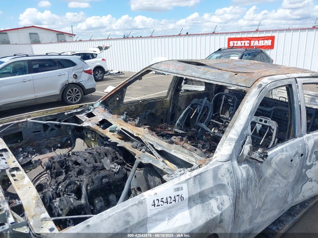 GMC l83 -spark ignited direct injection, variable valve timing, afm, e85 max, alum 2018 3GTU2NEC3JG565402 Image 6
