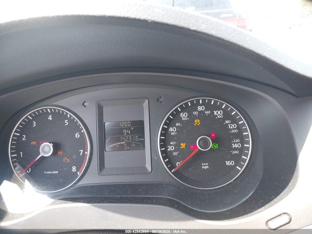 3VWD17AJ4EM429576 Volkswagen Jetta