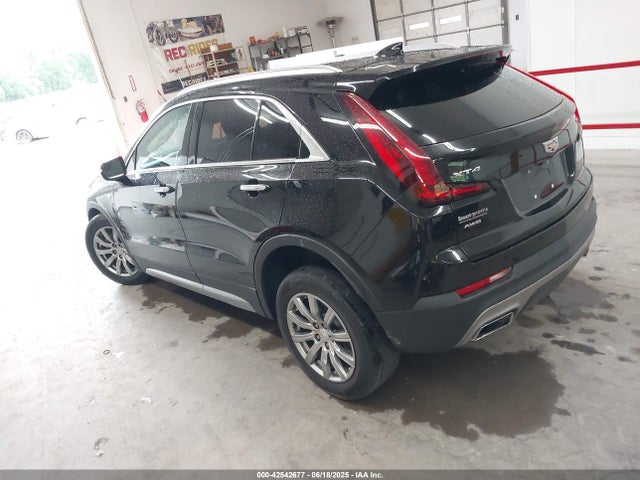 2021 CADILLAC XT4 1GYFZDR40MF080491 Photo 2