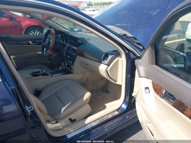 2014 MERCEDES-BENZ C 250 WDDGF4HB3EA967462 Photo 4