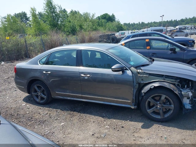 Volkswagen Passat 2016 1VWBT7A36GC024813 Image 14