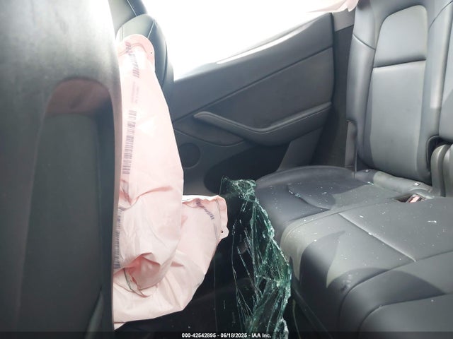 2023 TESLA MODEL Y 7SAYGDEF9PF940492 Photo 7