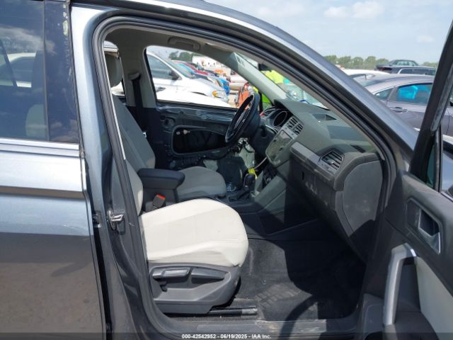 2019 VOLKSWAGEN TIGUAN 3VV2B7AX5KM181007 Photo 4