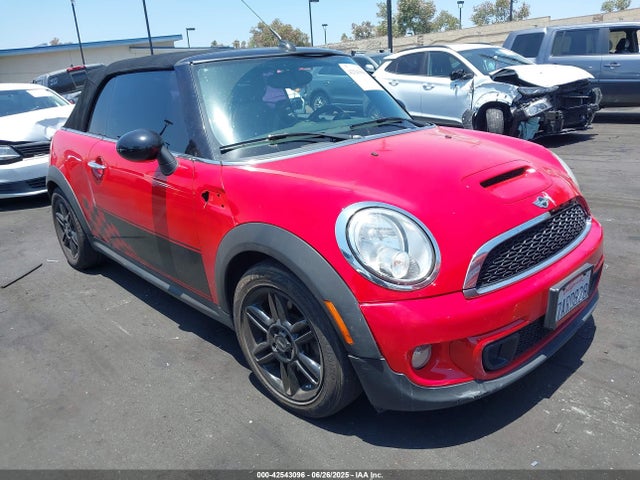 2013 MINI CONVERTIBLE WMWZP3C53DT705159 Photo 0