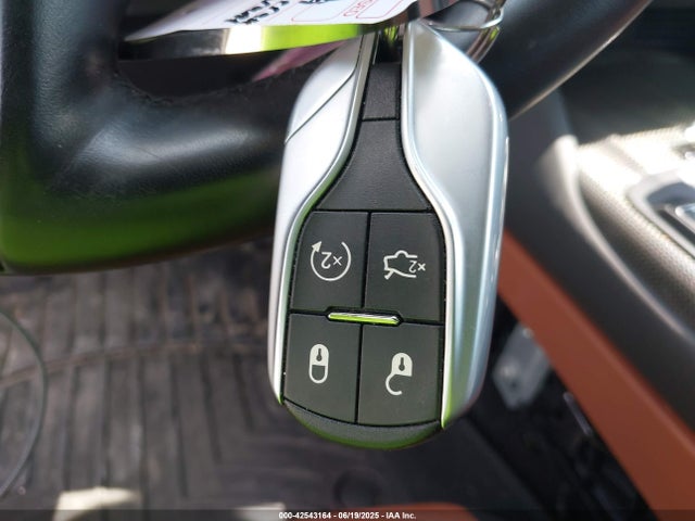 ZN661YUL0KX324732 Maserati m156e