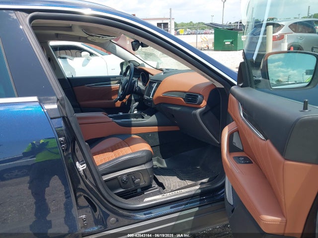 ZN661YUL0KX324732 Maserati m156e