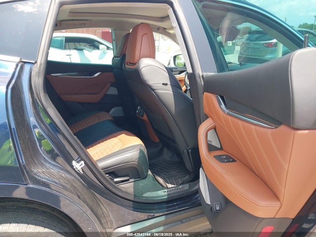 ZN661YUL0KX324732 Maserati m156e