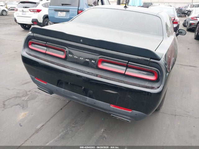 2C3CDZBT1GH125712 Dodge 2016