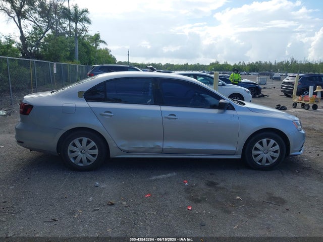 3VW267AJ2GM298451 Volkswagen Jetta