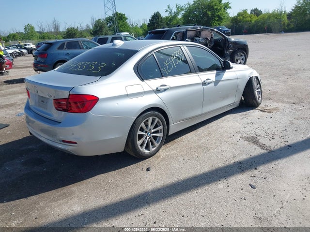 BMW 320i 2016 WBA8E5G56GNT41383 Image 4