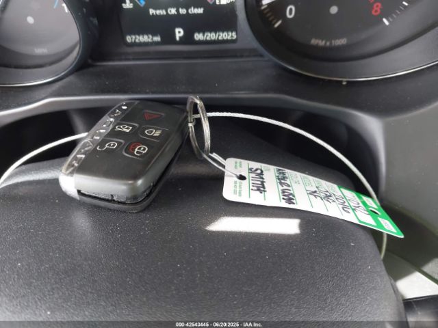 2016 JAGUAR XF SAJBE4BV6GCY09619 Photo 10