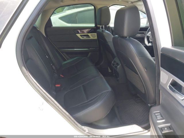 2016 JAGUAR XF SAJBE4BV6GCY09619 Photo 7