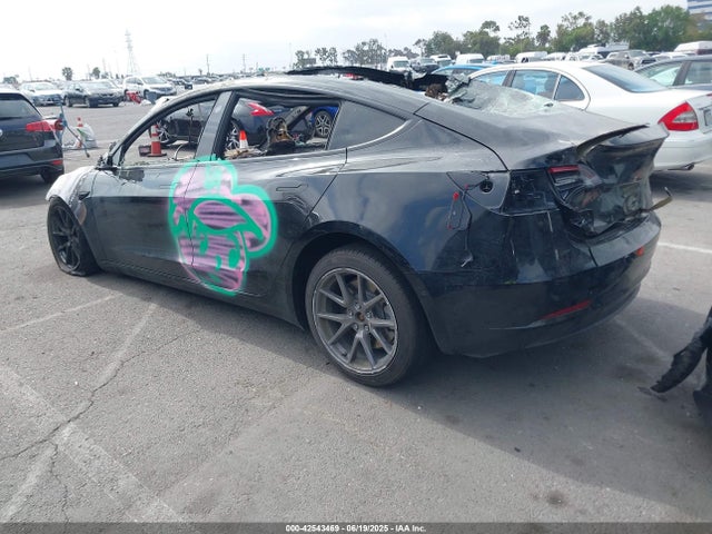 5YJ3E1EB5NF263687 Tesla 2022