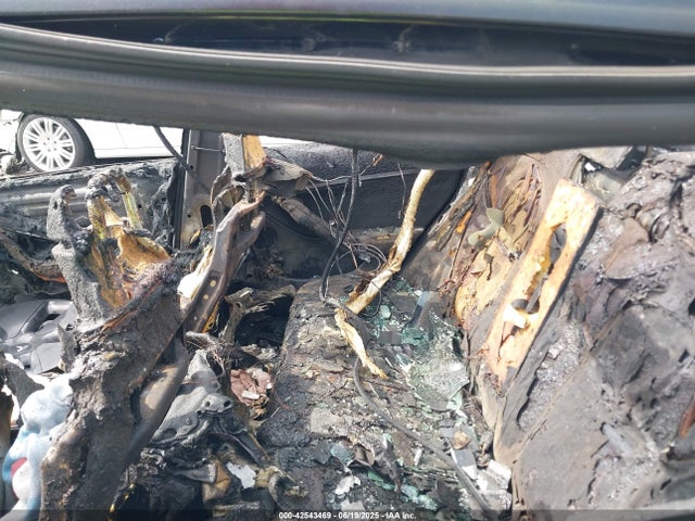 5YJ3E1EB5NF263687 Tesla 2022