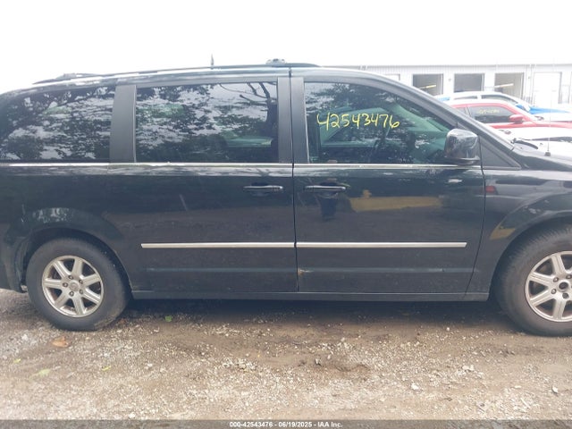 2010 Chrysler Town & Country Touring მანქანა იყიდება აუქციონზე, vin: 2A4RR5D15AR305122, აუქციონის ნომერი: 42543476