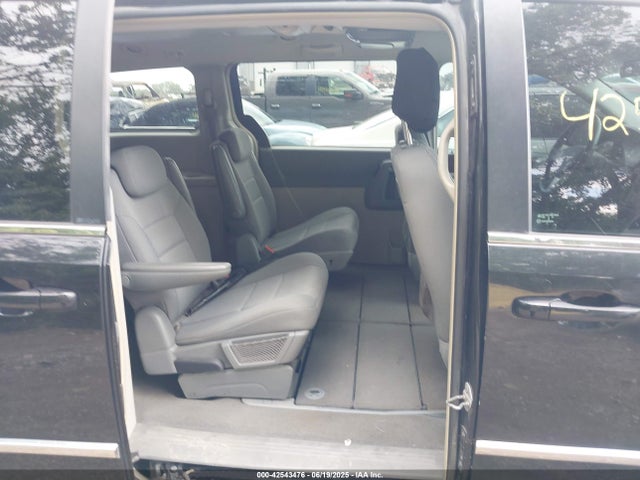 Auction sale of the 2010 Chrysler Town & Country Touring, vin: 2A4RR5D15AR305122, lot number: 42543476