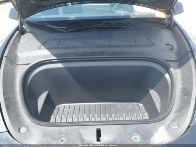 2024 TESLA MODEL Y 7SAYGAEEXRF066758 Photo 9