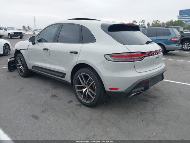 2024 PORSCHE MACAN WP1AA2A59RLB11180 Photo 2
