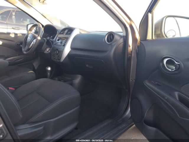3N1CN7AP0GL894732 Nissan 2016