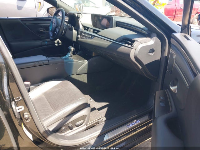 58AB21B17KU002892 Lexus a25a-fxs, 3nm