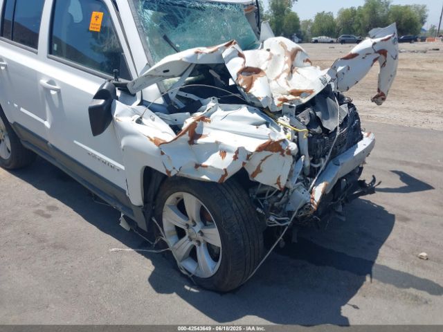 1C4NJRFB4ED549734 Jeep 2014