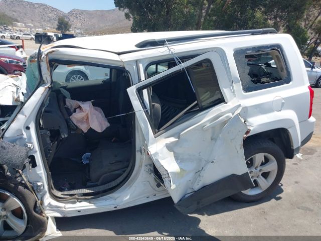 1C4NJRFB4ED549734 Jeep 2014