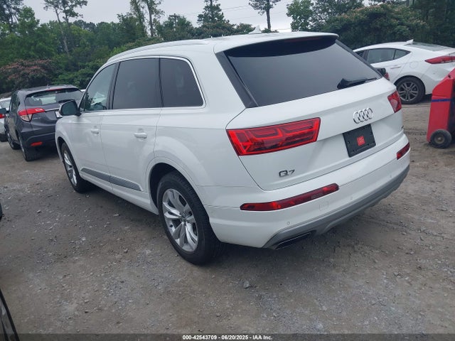 2017 AUDI Q7 WA1AHAF76HD044557 Photo 2