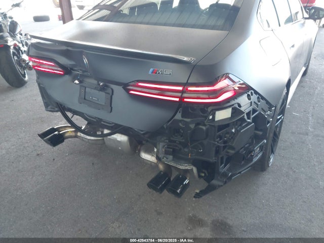 BMW M5 2025 WBS83FK04SCU11874 Image 17