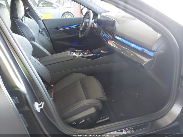 BMW M5 2025 WBS83FK04SCU11874 Image 5