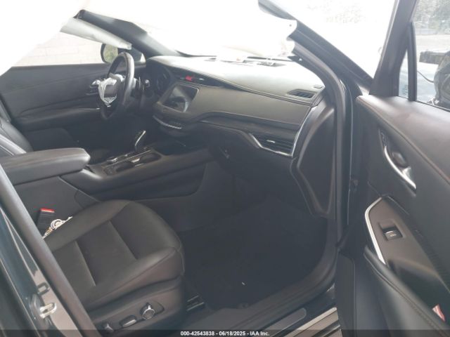 2021 CADILLAC XT4 1GYFZFR40MF032839 Photo 4