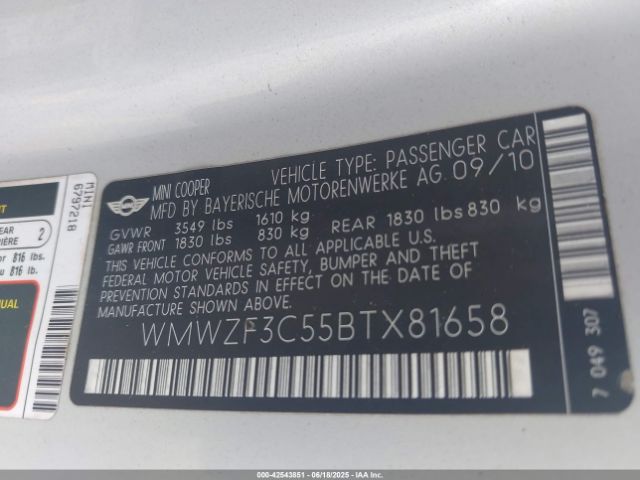 2011 MINI COOPER CLUBMAN WMWZF3C55BTX81658 Photo 8
