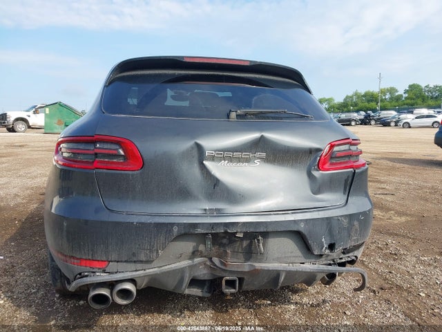 Porsche Macan 2018 WP1AB2A51JLB31120 Image 16