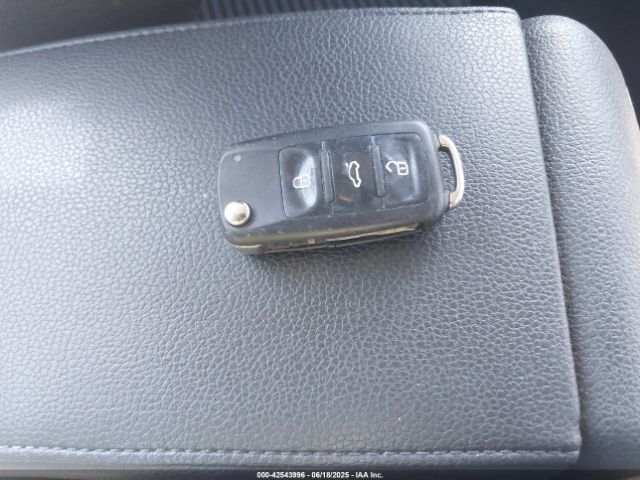 3VWD17AJ4FM323906 Volkswagen Jetta