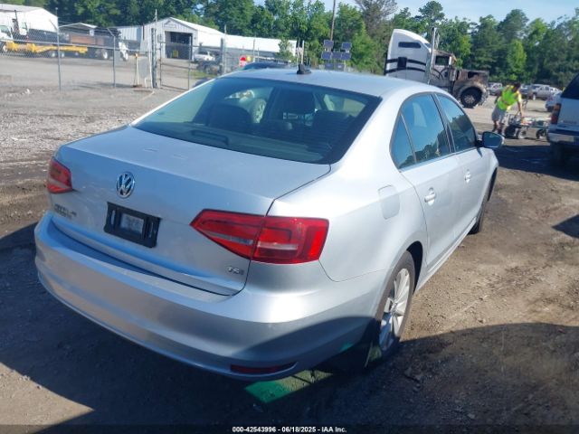 3VWD17AJ4FM323906 Volkswagen Jetta