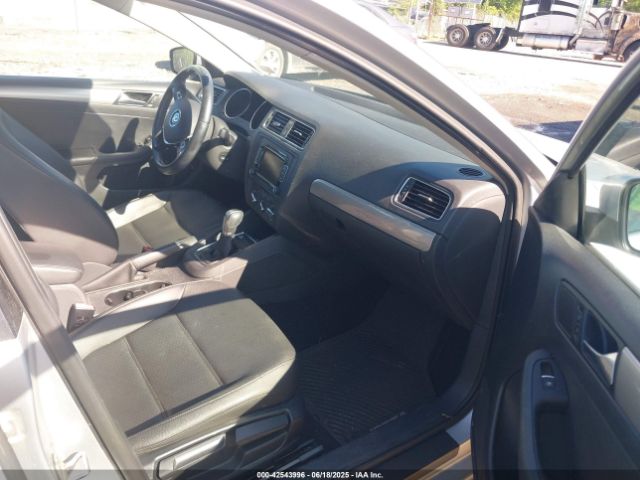 3VWD17AJ4FM323906 Volkswagen Jetta